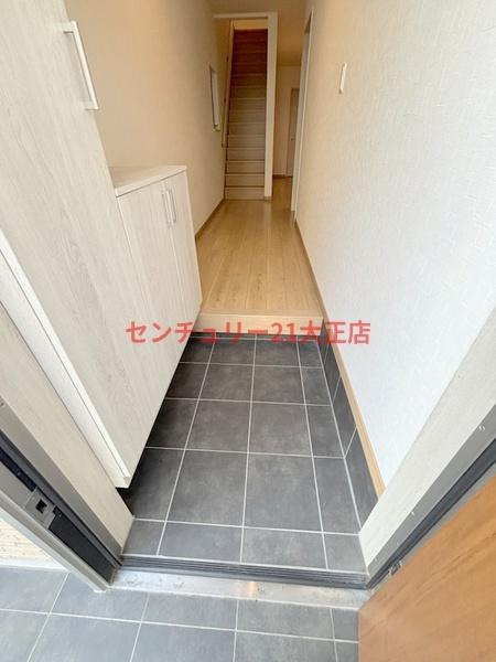 鶴町3丁目貸家の玄関