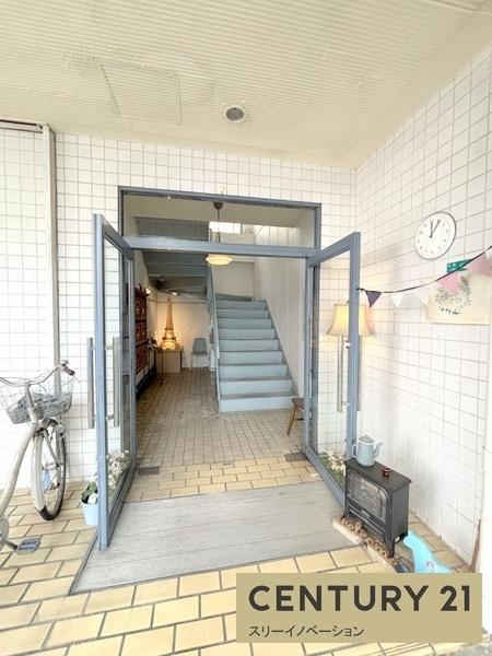 サンハイツ市岡のエントランス|★建物正面玄関★