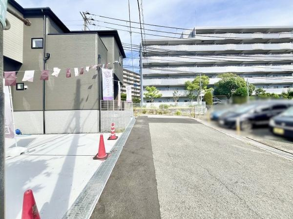 【前面道路含む現地写真】