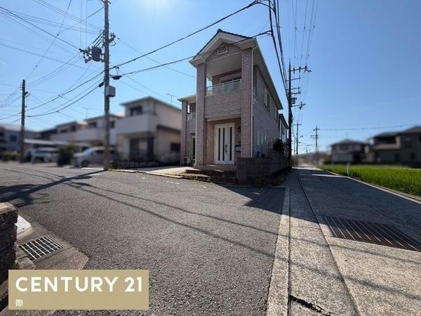 和歌山市梅原　中古戸建の前面道路含む現地写真
