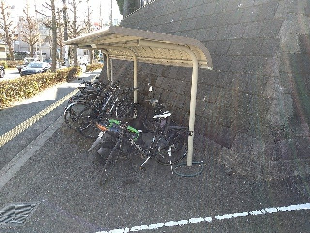 【その他】 | レオパレスＦｏｒ　ｙｏｕ | 駐輪場　原付＆自転車のみ駐輪可能
