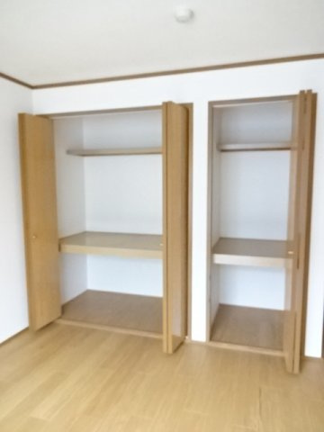 アーバンヒルズ黒笹Ａの収納