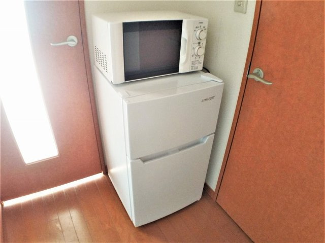 レオパレスフローラのその他|レンジと冷蔵庫