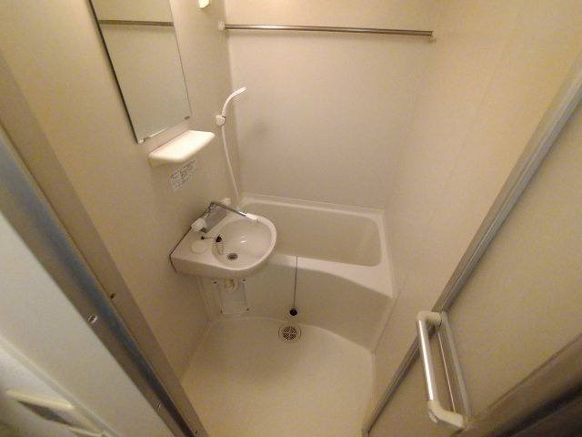 レオパレスオアシスの浴室