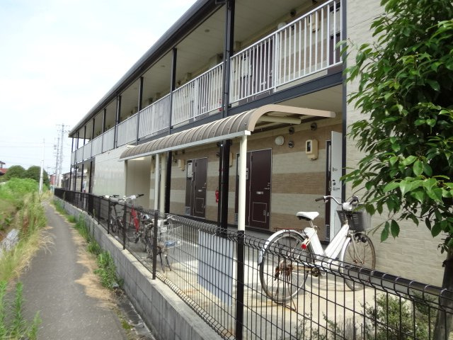 レオパレス純のその他|屋根付き駐輪場