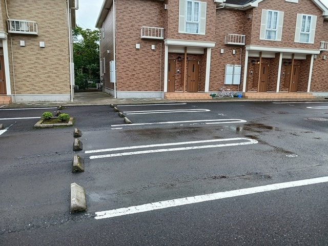 プラシ－ドピアッツァⅡの駐車場