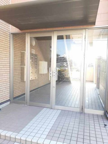 シールド青葉のエントランス