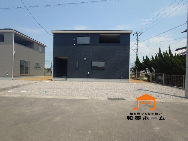 クレイドルガーデン丸亀市今津町第４　３号棟の外観|３号棟
黒い外観の家は黒い雨だれなど黒っぽい汚れが目立ちにくくどんな時代にも流行に左右されにくいです