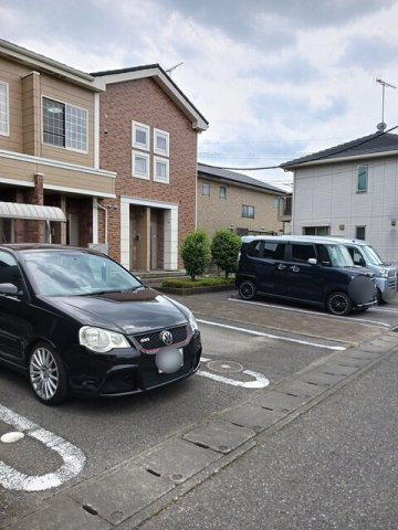 マーヴェラスヴィラの駐車場