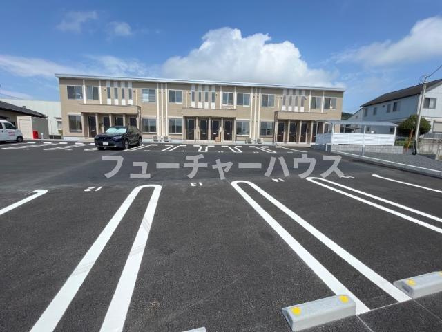 ピエールペンテ（Pierre Pente）の駐車場
