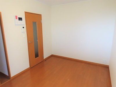 レオパレスリヴェールの寝室|フローリングのお部屋です