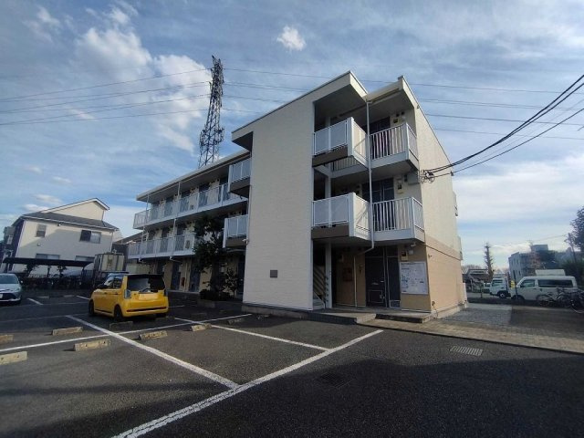 レオパレスやまももの外観