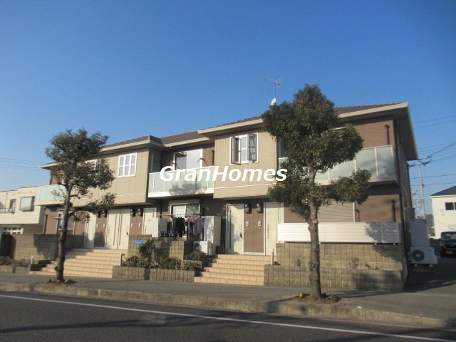 姫路市花田町小川のハイツの外観