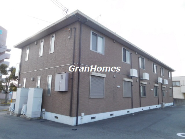 姫路市花田町小川のハイツの外観