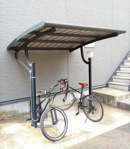 レオパレスメゾン　ド　アキのその他|屋根付き駐輪場完備