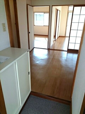 エルディムシャルマンＢの玄関