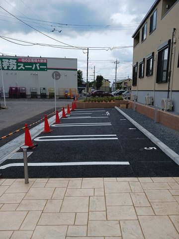 アスカＢの駐車場