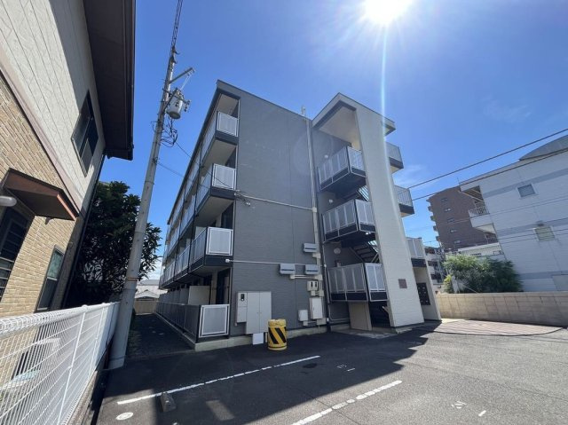 レオパレス松山保免の外観