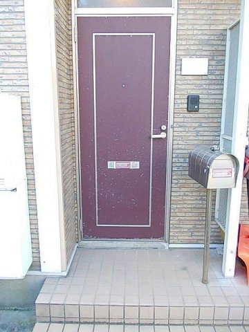 フィオーレⅡのエントランス|毎日通るエントランスはこのようになっています