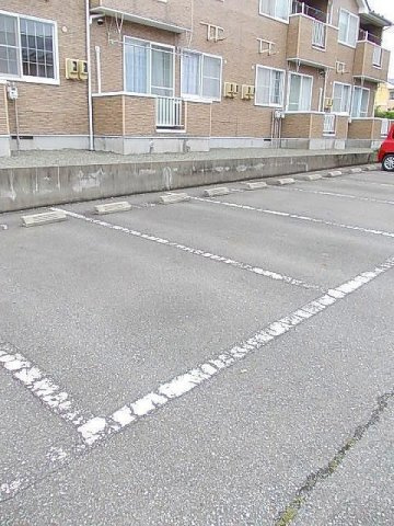 フィオーレⅡの駐車場|駐車場完備です