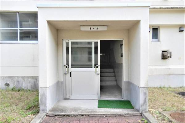ビレッジハウスせんぼく1号棟のエントランス|清潔なエントランスです