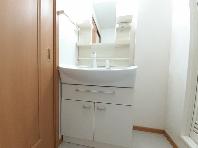 セレーノⅠの洗面所|コンパクトで使いやすい洗面所