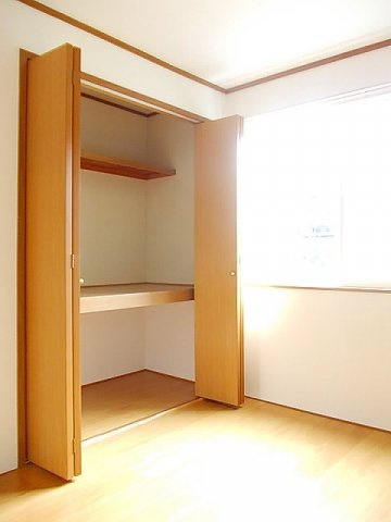サワーメゾンＢの収納|こまごまとしたものを収納できそうですね
