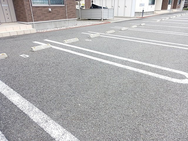 カーサ　プラシードⅠの駐車場|駐車スペースもあります