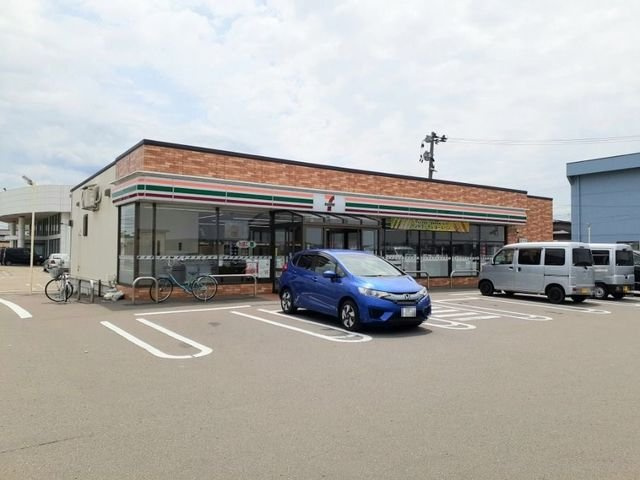 ニューファミーレの周辺|セブンイレブン仁井田本町店まで673m