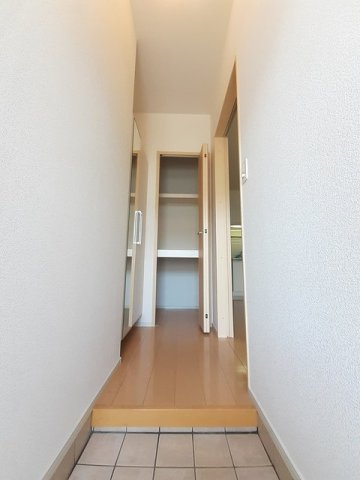 ボヌールエスパスⅣ番館の玄関|シンプルで使いやすい玄関です