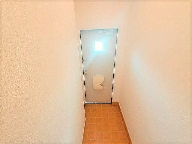うらら１番館の玄関|明るい玄関です