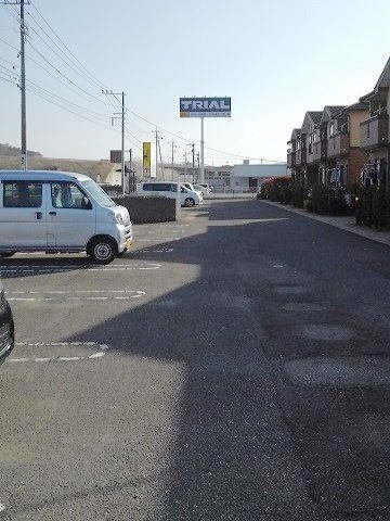 パインブライトＢの駐車場|車をお持ちの方に嬉しい駐車場付きの物件です