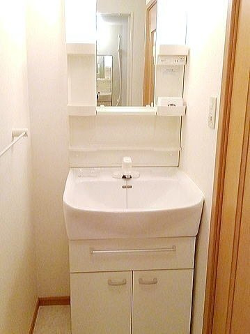 パインブライトＢの洗面所|明るい洗面所です