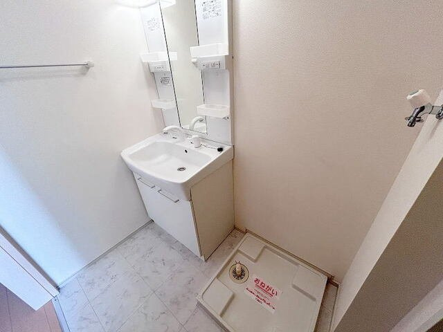 ウエスト　マウンテン　Ｂの洗面所|明るい洗面所です