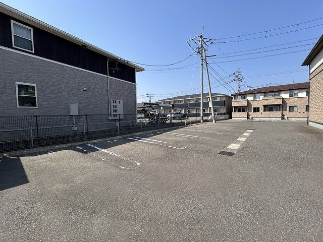 アミール立川　Ａの駐車場|駐車場があるので、車を買う予定の方も安心です