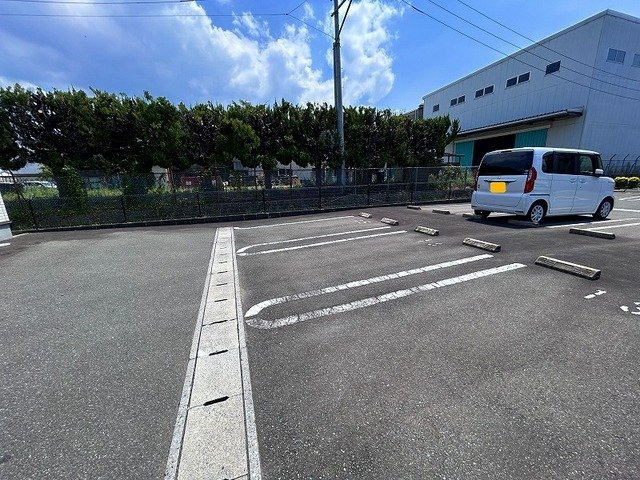 ミキ・ブルック　Ｂの駐車場|駐車スペースもあります