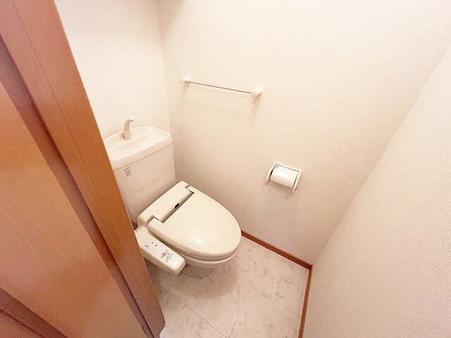 クレメントＡのトイレ|落ち着いたトイレです