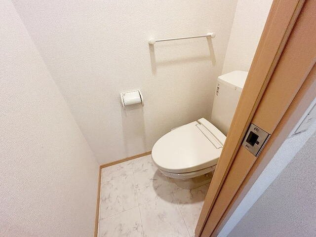 トゥーザ・ムーンＡのトイレ|落ち着いたトイレです
