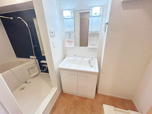 ＣＡＳＡ　４の洗面所|明るい洗面所です