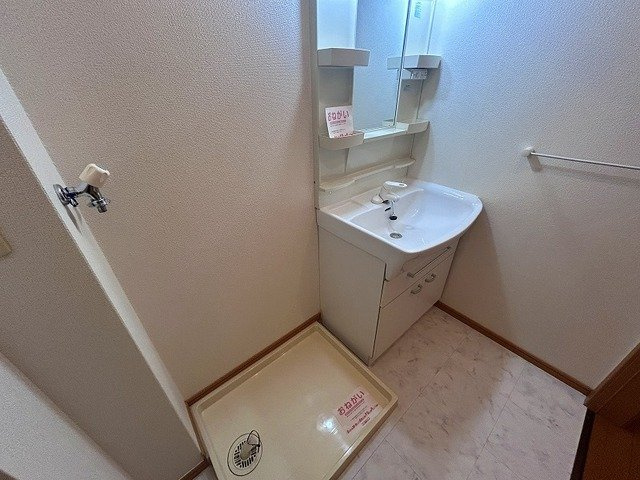 ライフコート東唐津Ｂの洗面所|忙しい朝には欠かせない洗面所です