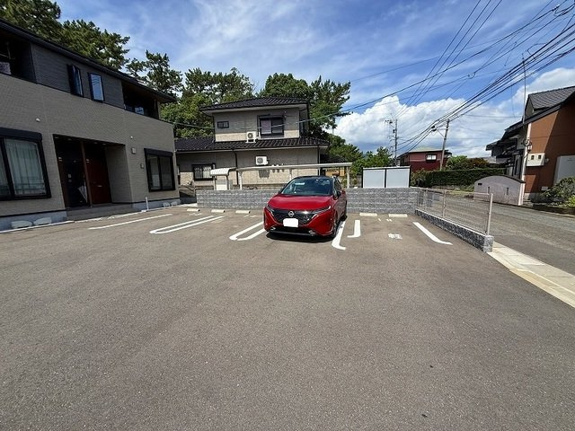 マーレ虹の松原の駐車場|駐車スペースもあります