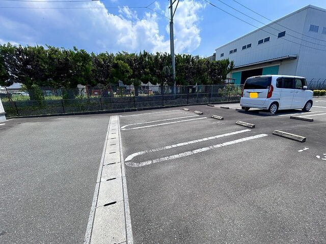 ミキ・ブルック　Ｂの駐車場|駐車場があります