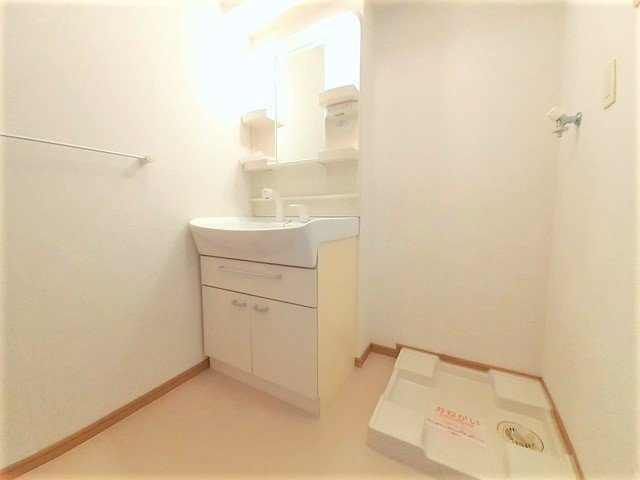 クレメント大江の洗面所|忙しい朝には欠かせない洗面所です