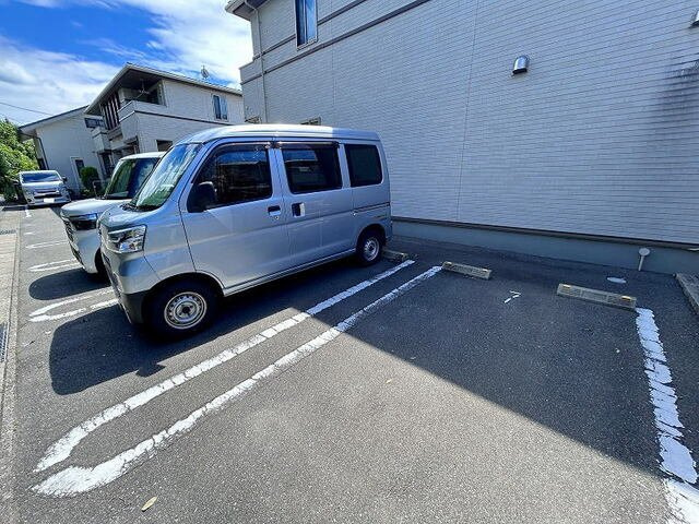 ベイサイド　コッティ　Ⅱの駐車場|駐車場に車を止められます