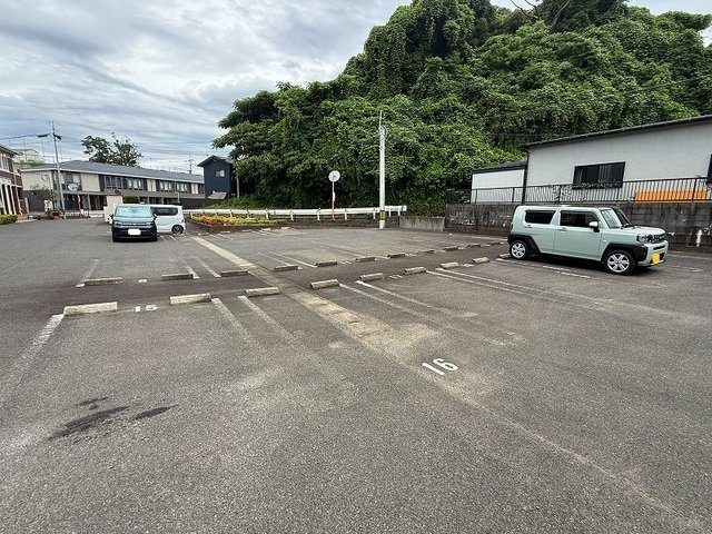 プティボヌールⅡの駐車場|駐車場完備です