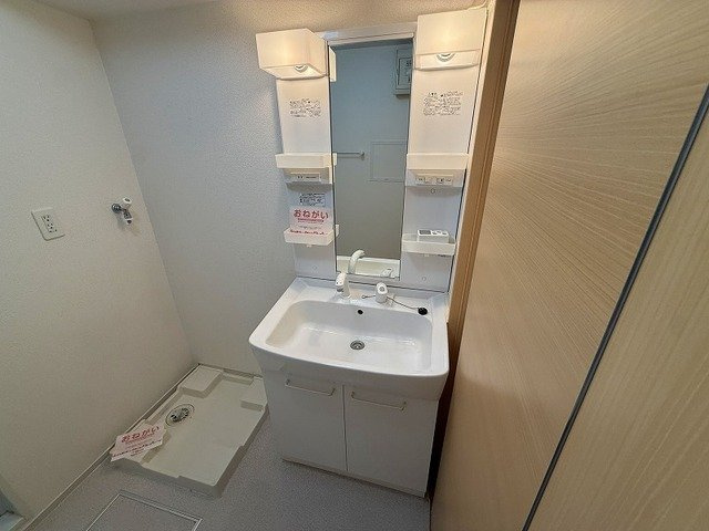 プティボヌールⅡの洗面所|明るい洗面所です