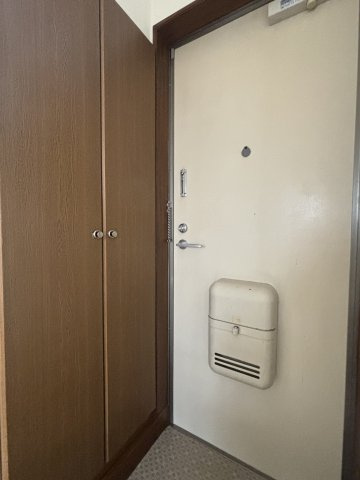 ルミエール学園町の玄関