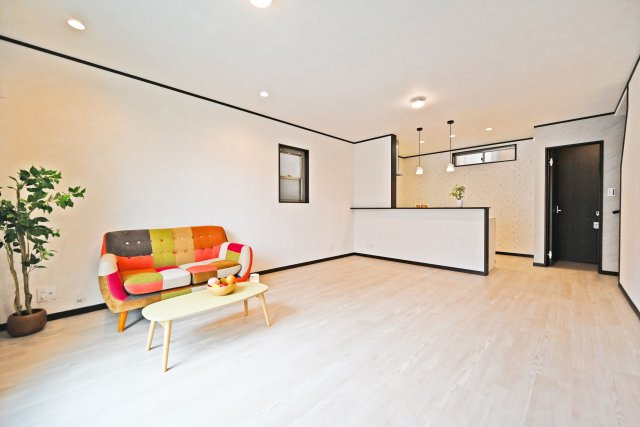 大阪市淀川区木川東１丁目中古一戸建て│4LDK＋駐車1台可のダイニング|家具配置のしやすさと収納力を兼ね備えた、使い勝手の良い空間です。