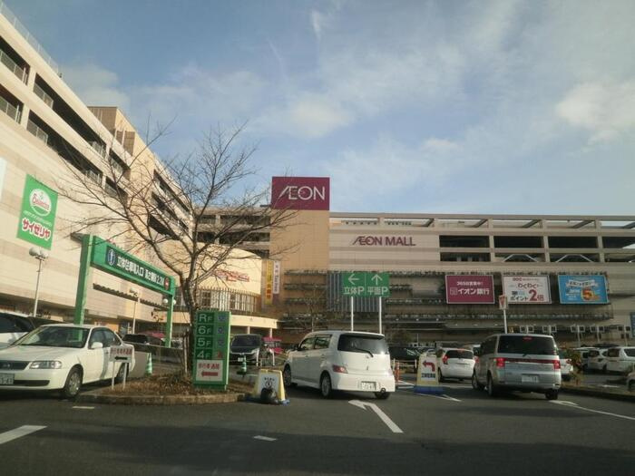 コンフォルトの周辺
