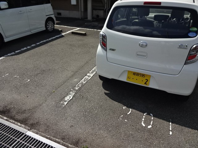 ハイツ　ミキの駐車場
